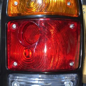 26550-G1260-R | FAROL TRAS NISSAN 1200